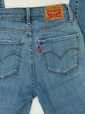 Levi's Women's 721 High Rise Skinny Light Wash Jeans